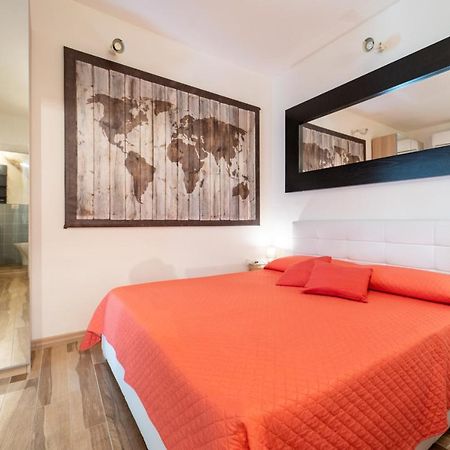 Casa Borbonica Cozy Apartment In Ortigia Ground Floor Сиракуза Екстериор снимка