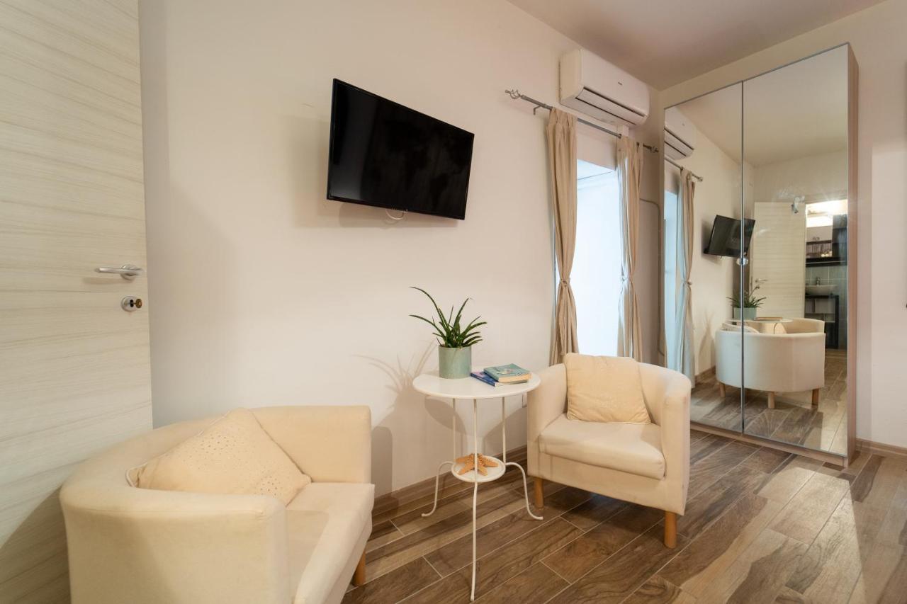 Casa Borbonica Cozy Apartment In Ortigia Ground Floor Сиракуза Екстериор снимка