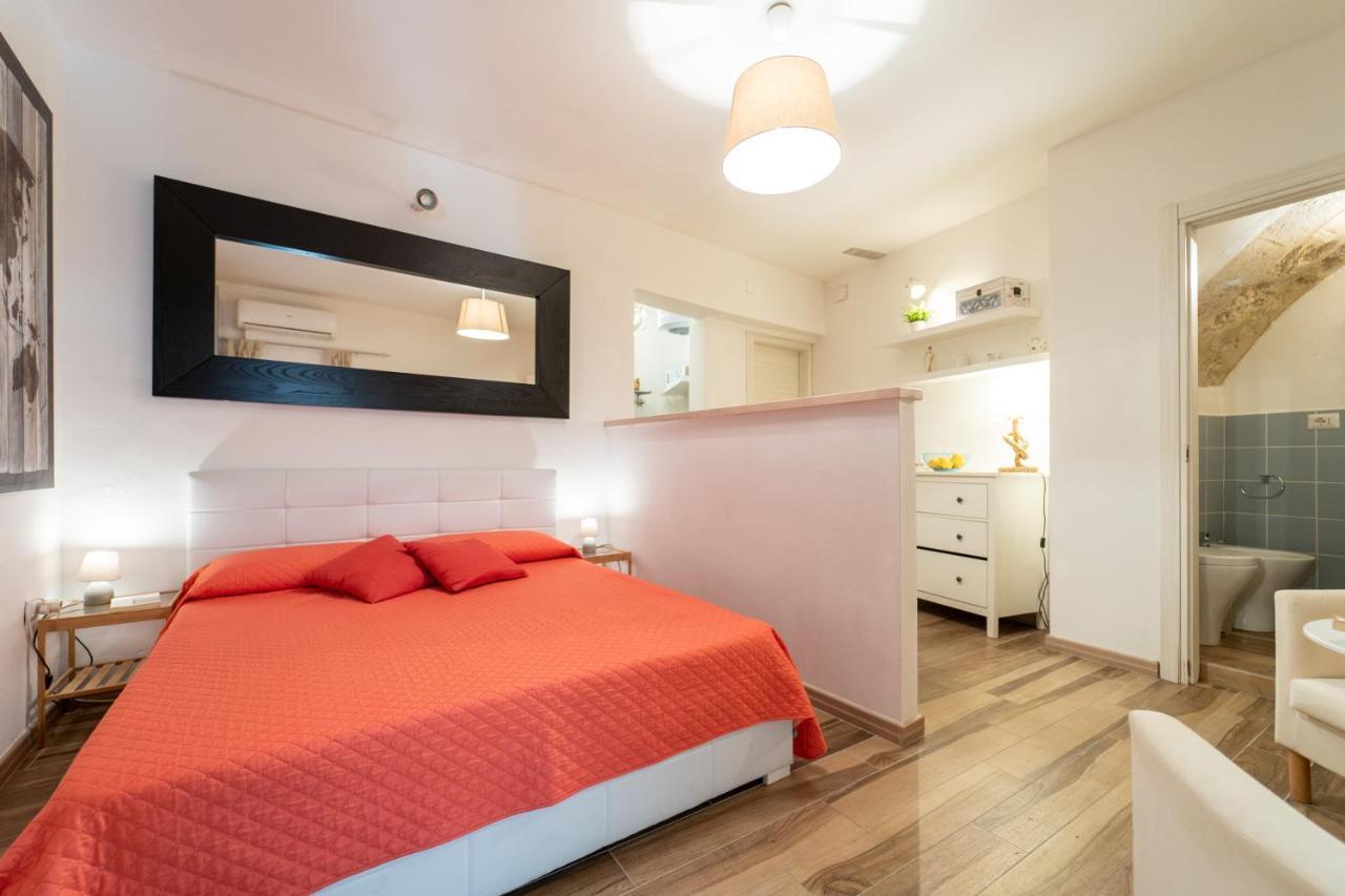 Casa Borbonica Cozy Apartment In Ortigia Ground Floor Сиракуза Екстериор снимка